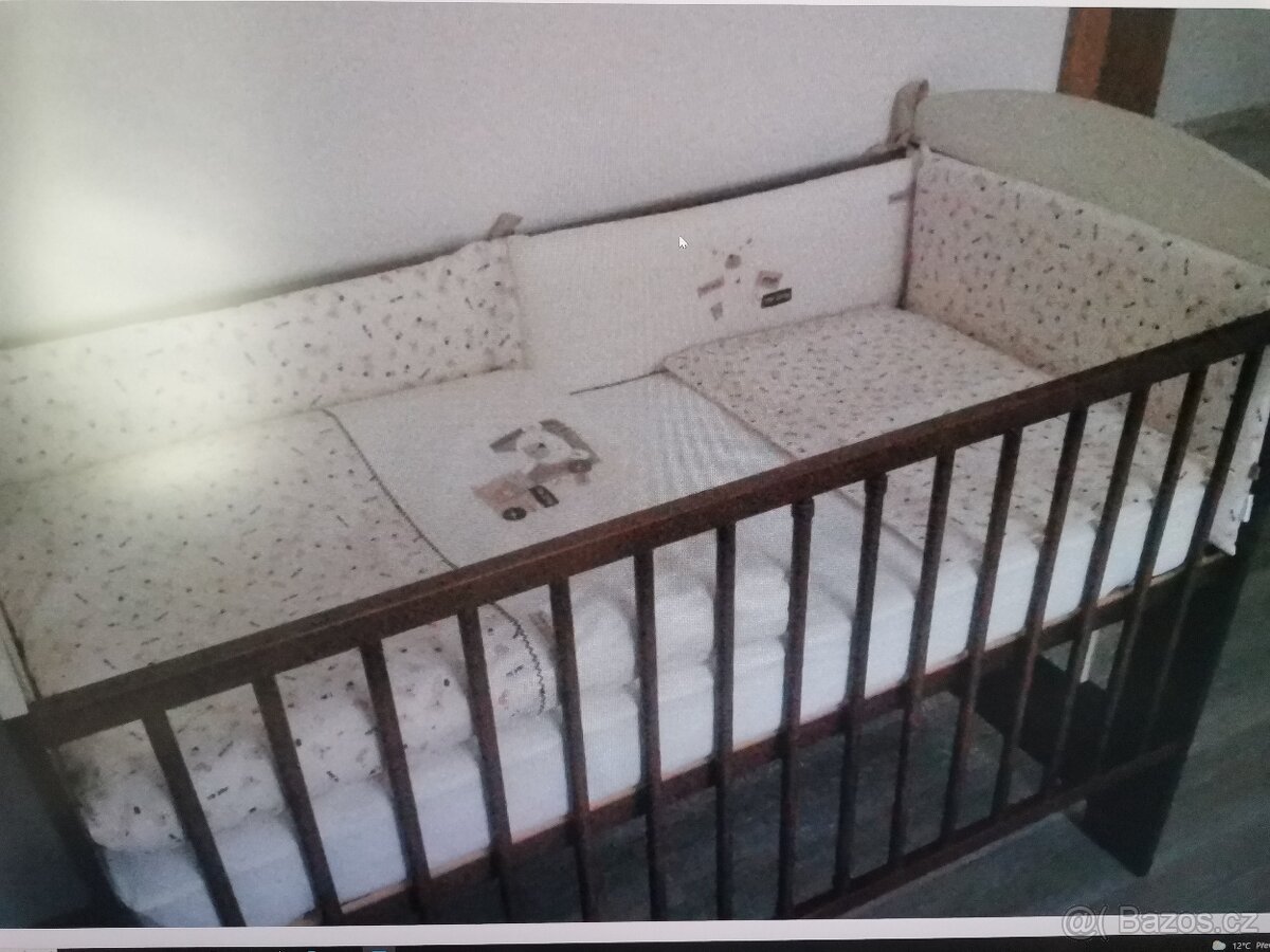 Postylka s velkou vybavou