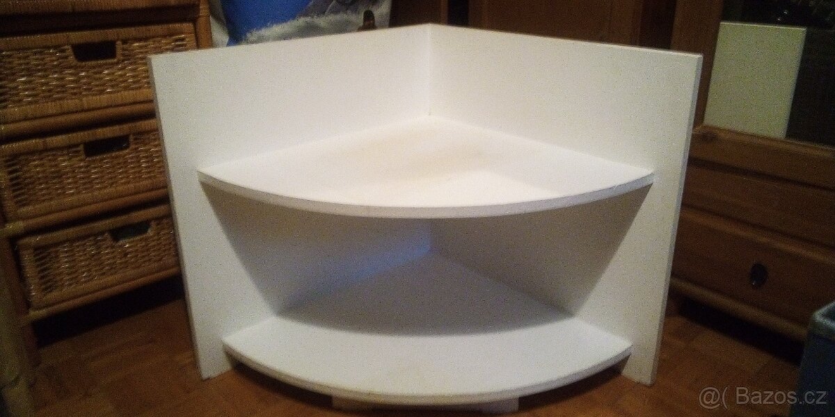 Policový regál rohový bytelný