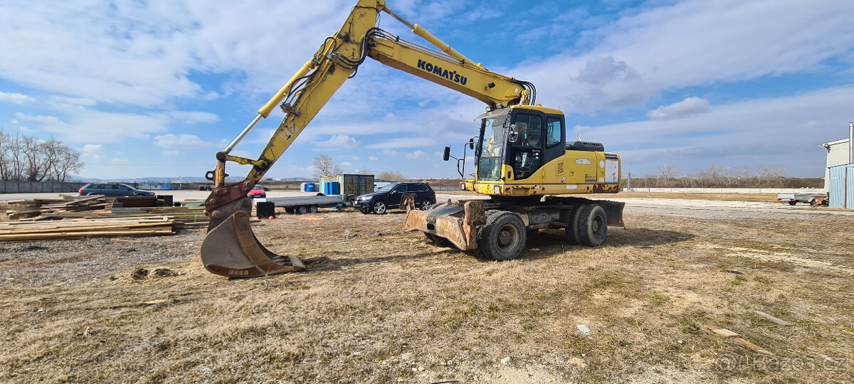 Bagr Komatsu PW220
