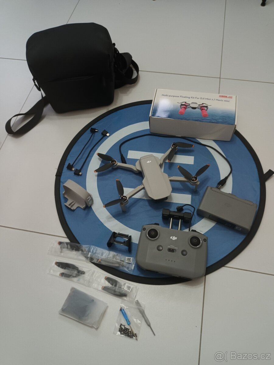 DJI Mini 2 SE Fly More Combo