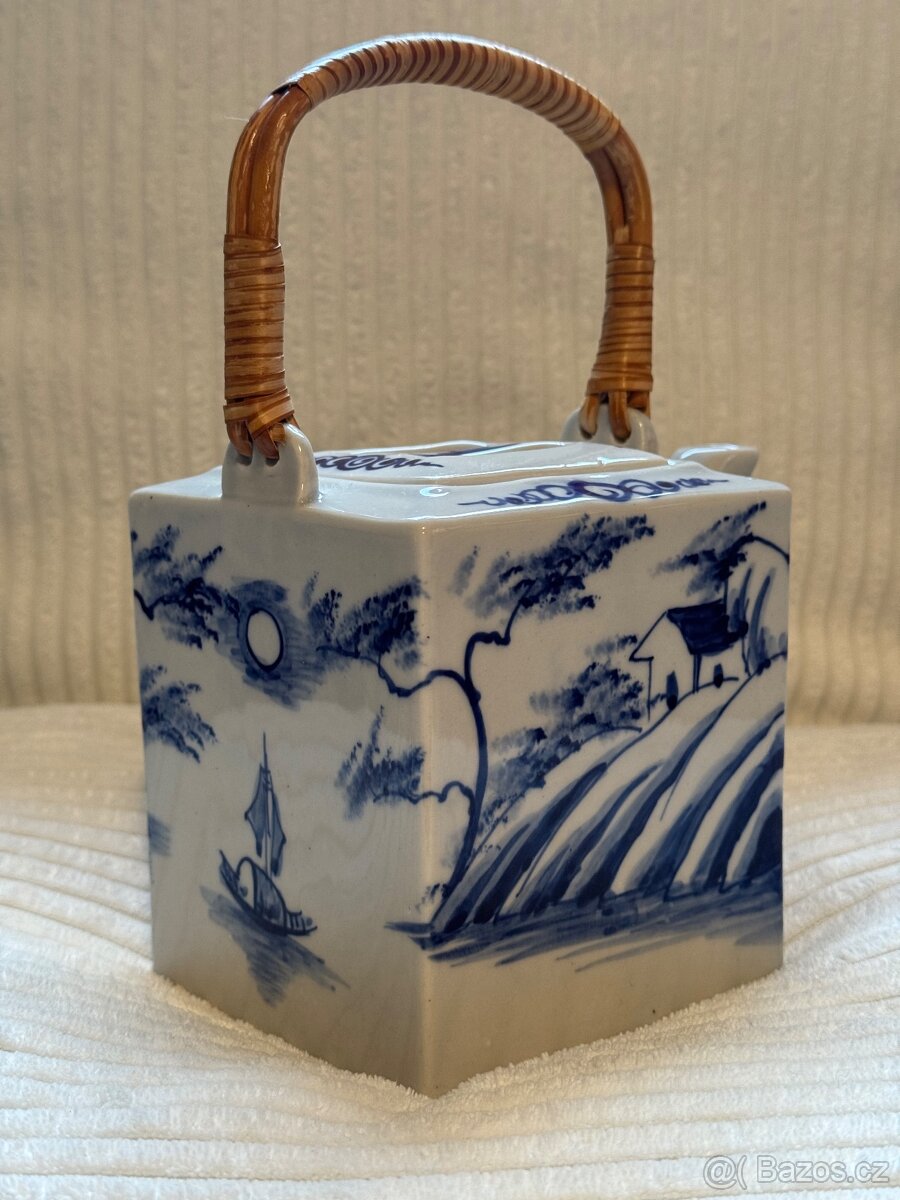 Stará čínská čajová souprava- modrobílé barvy.