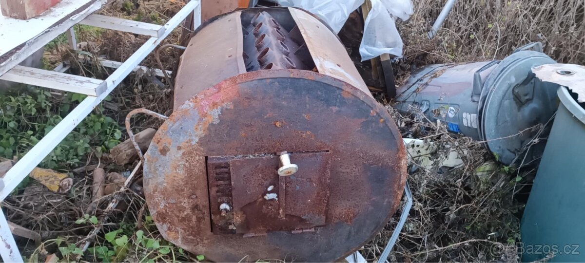 Dílenská kamna, kotel