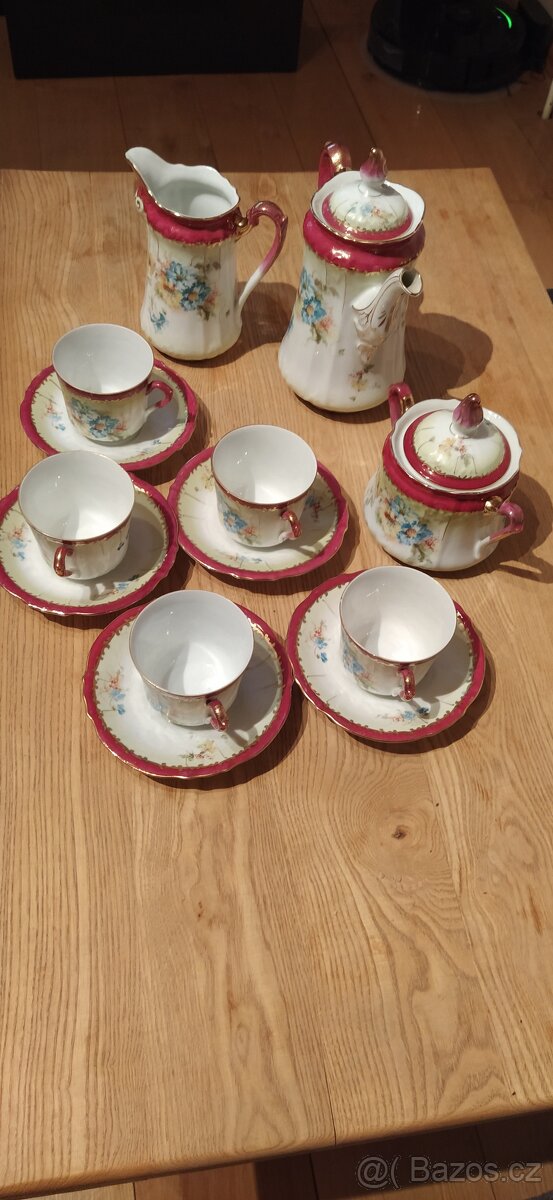 Starožitný porcelánový servis