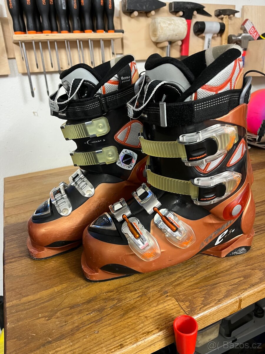 Dámské lyžáky Atomic vel. 38