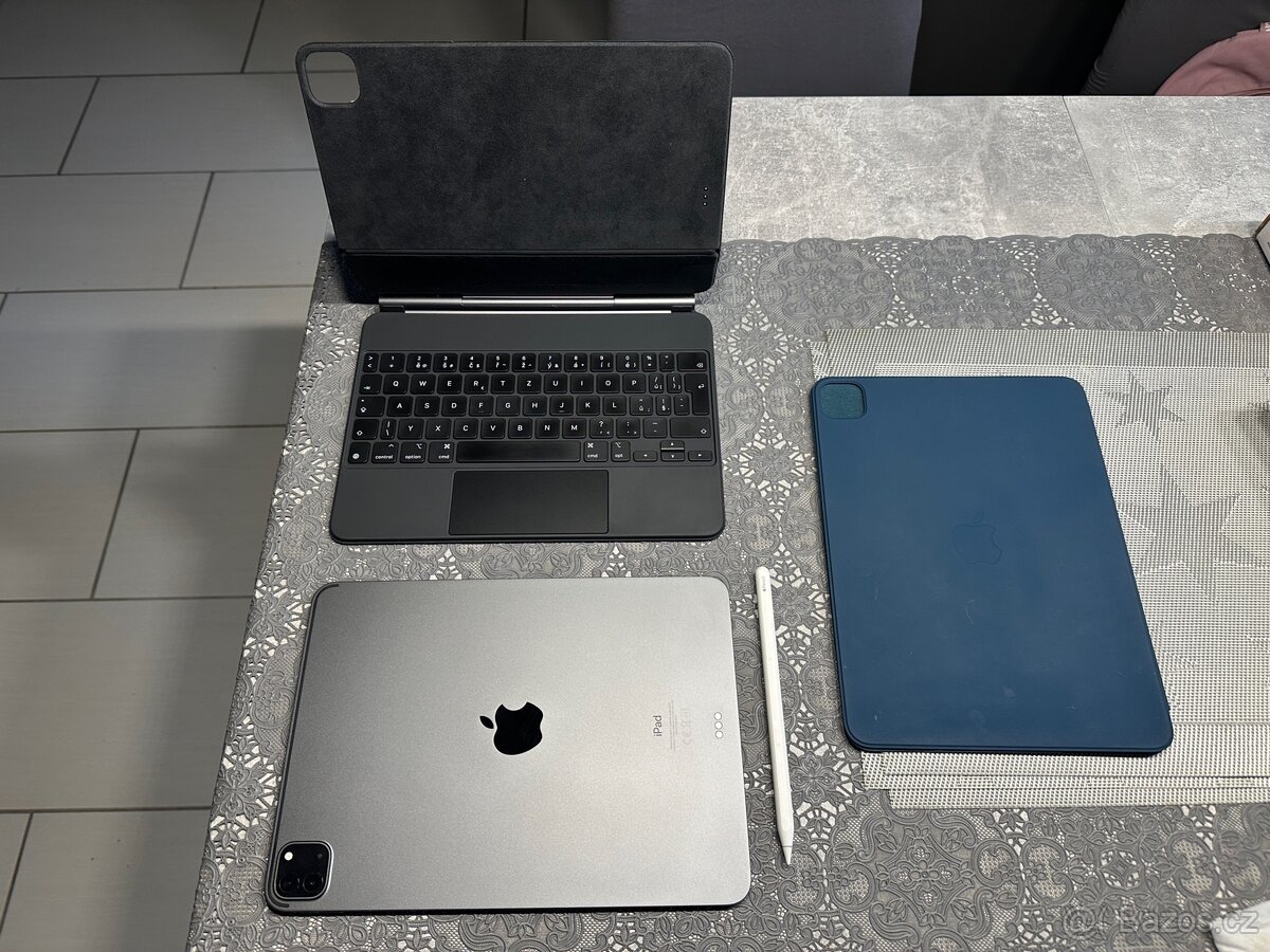 Apple IPad PRO 11” 256 GB 3. Gen. (2021) + příslušenství