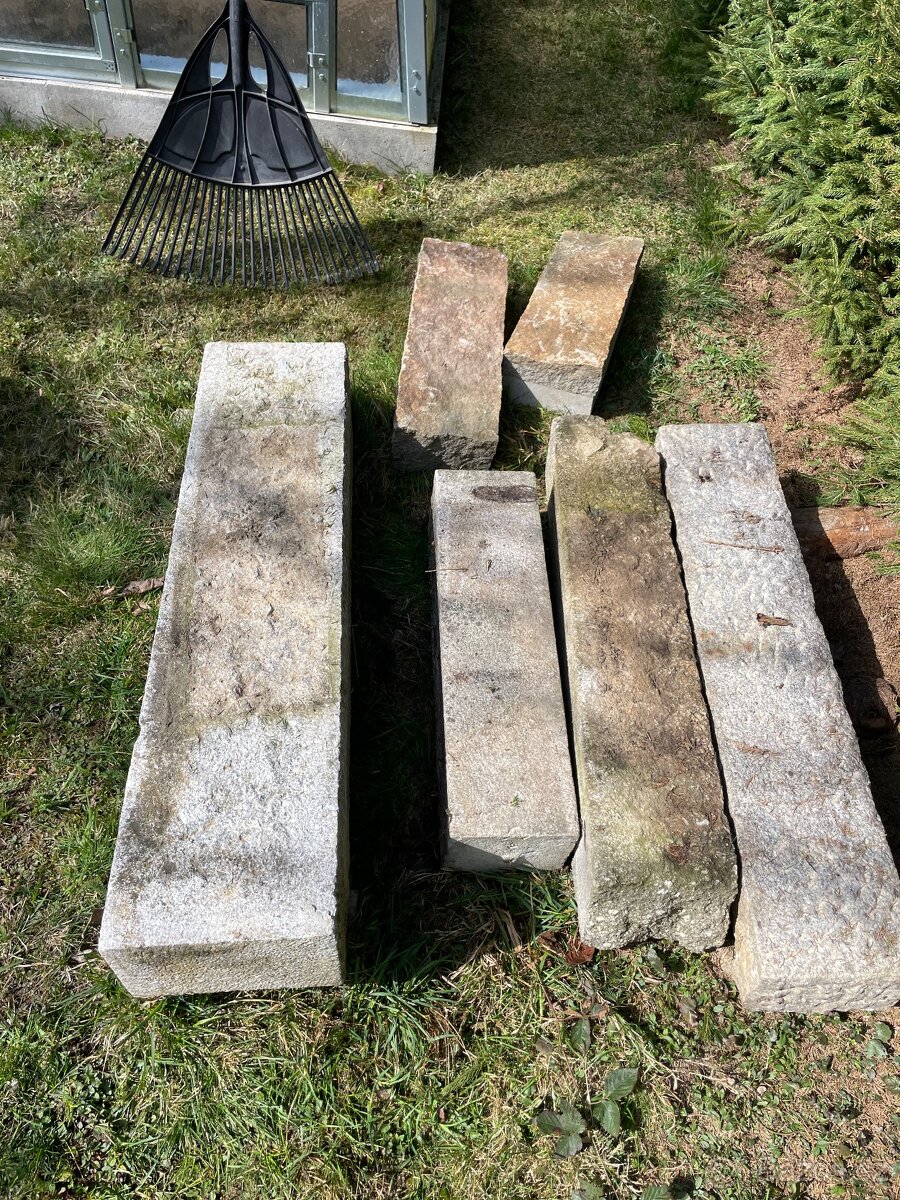 Žulové kameny, schody