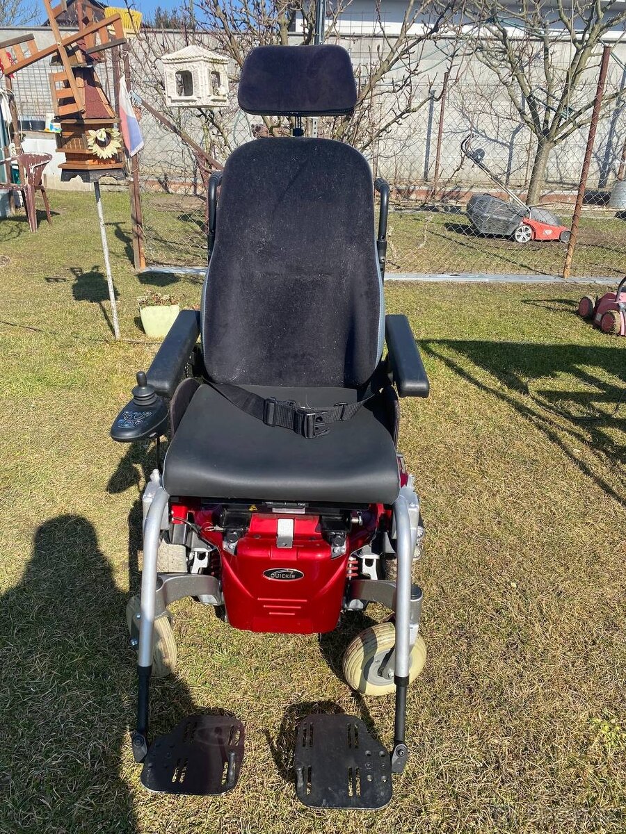 Invalidní elektrický vozík - výborný stav