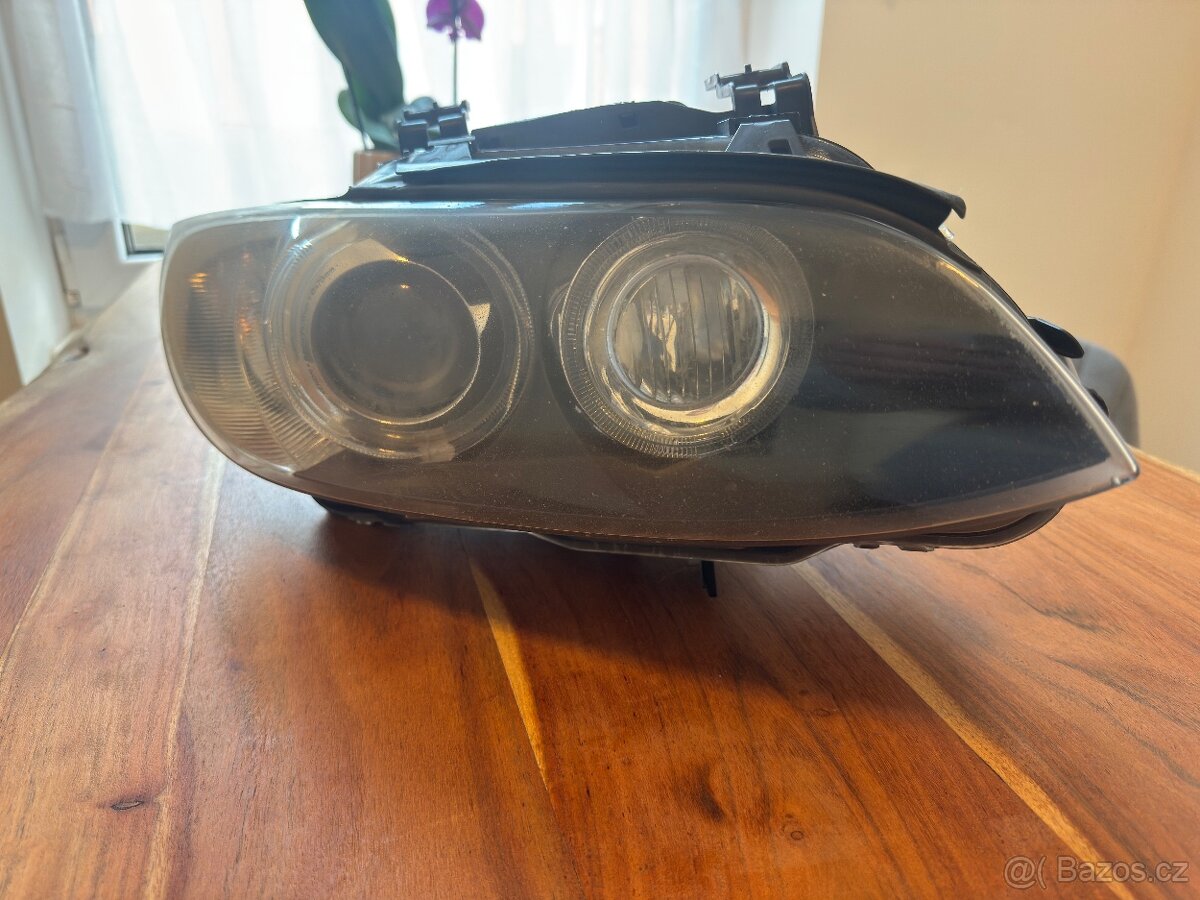 Přední dynamická xenon světla na e92
