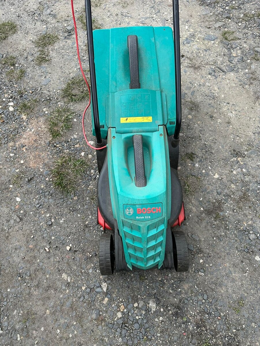 Elektrická sekačka Bosch
