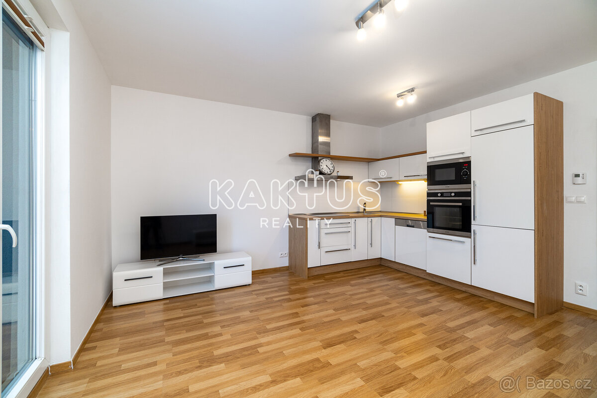 Nájem bytu 2+kk, ulice Jantarová, Rezidence Nová Karolina, M