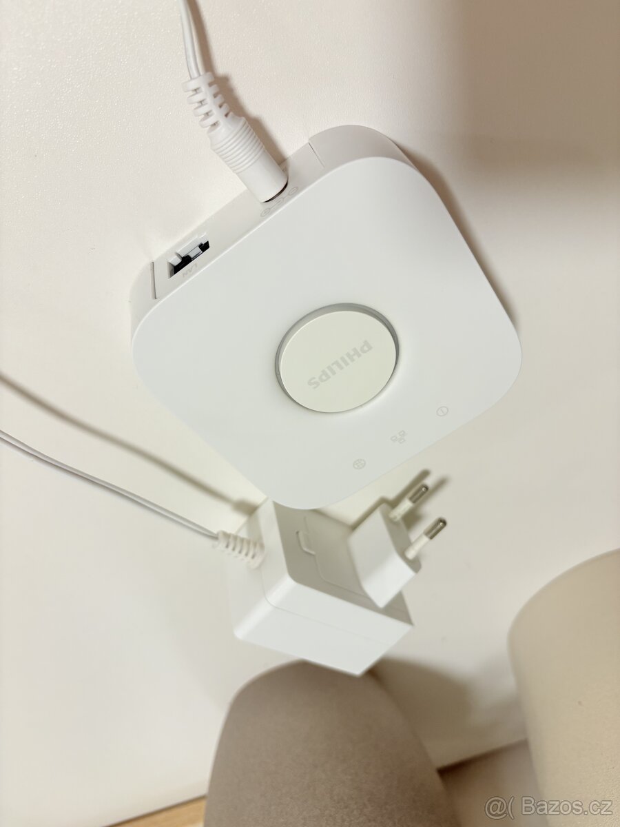 Philips Hue bridge