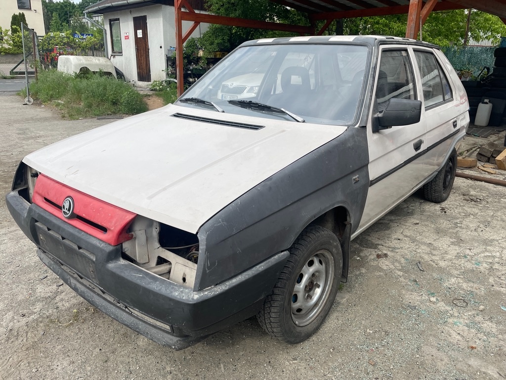 Škoda Favorit 135L díly z tohoto vozu
