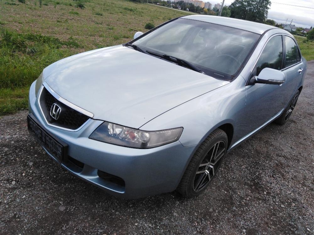 HONDA ACCORD 2,2iCTDi NAFTA 103 KW ZA 59000 KČ