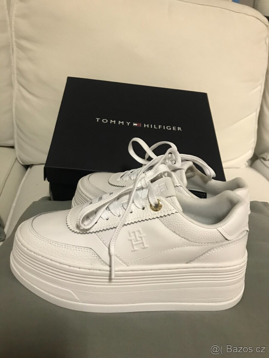Botasky, kecky bílé Tommy Hilfiger,vel. 36