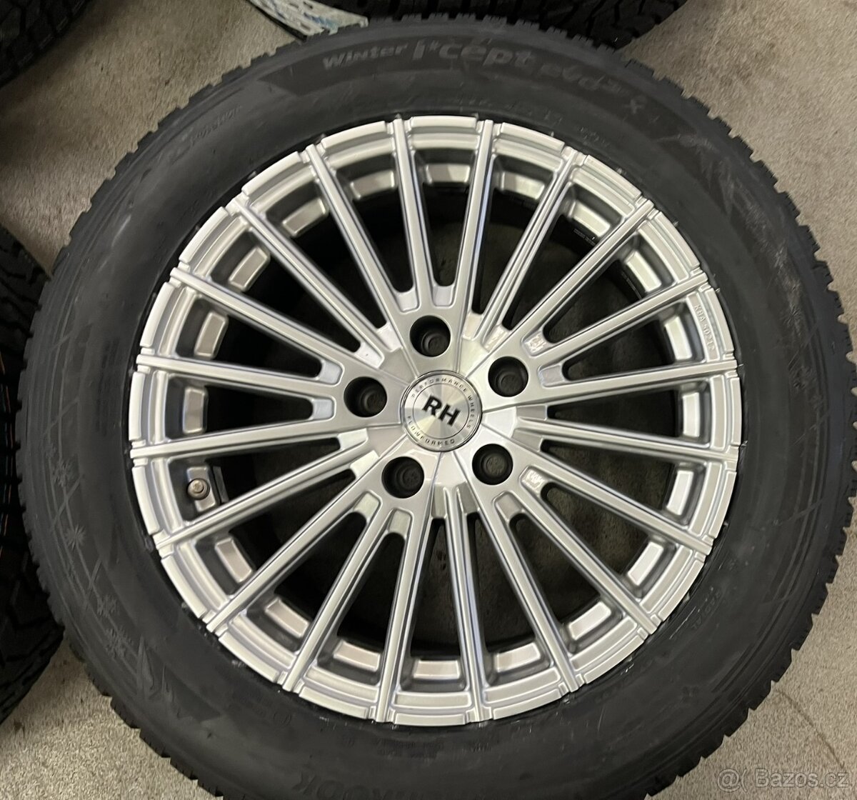 Volkswagen T5, T6 alu 8x17 5x120 ET45 pneu 235/55/17 103V