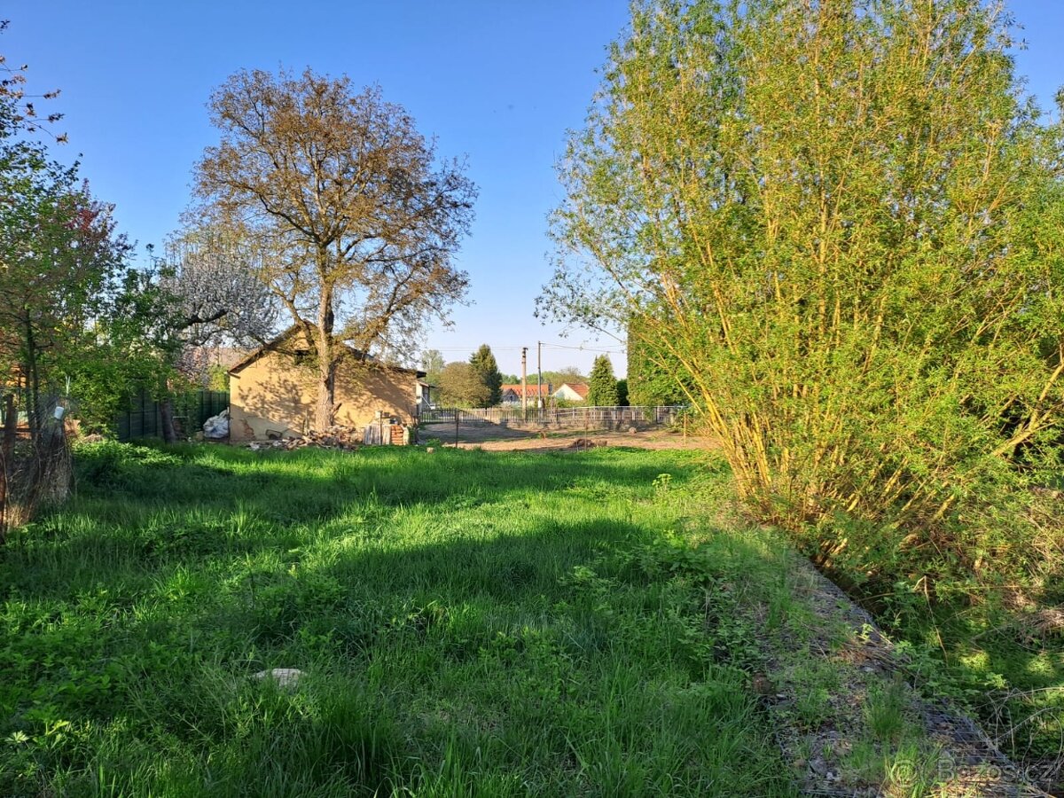 Pozemek 1234 m2 Hořovice-Podluhy