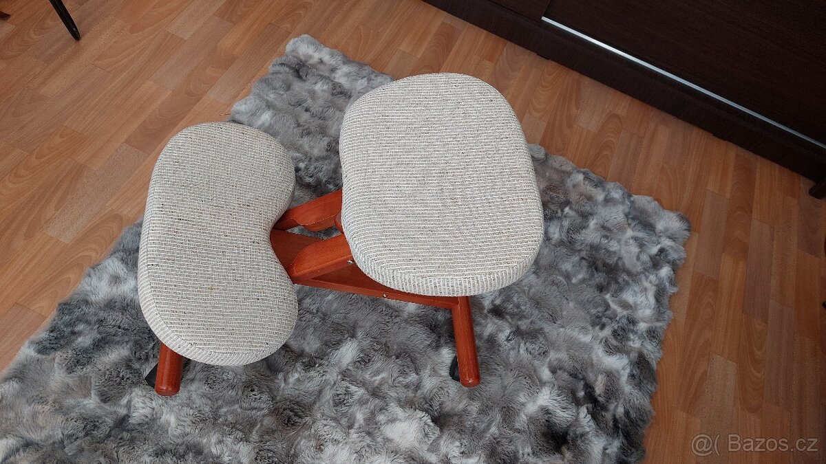 Klekací rehabilitační židle