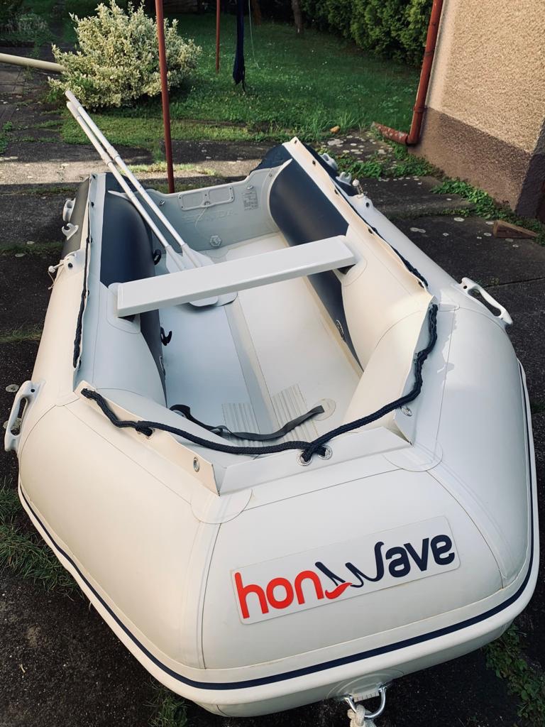 člun HONDA s motorem 15HP
