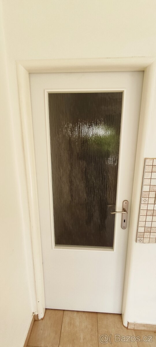 Dveře vstupní 60cm levé, prosklené 70 cm pravé