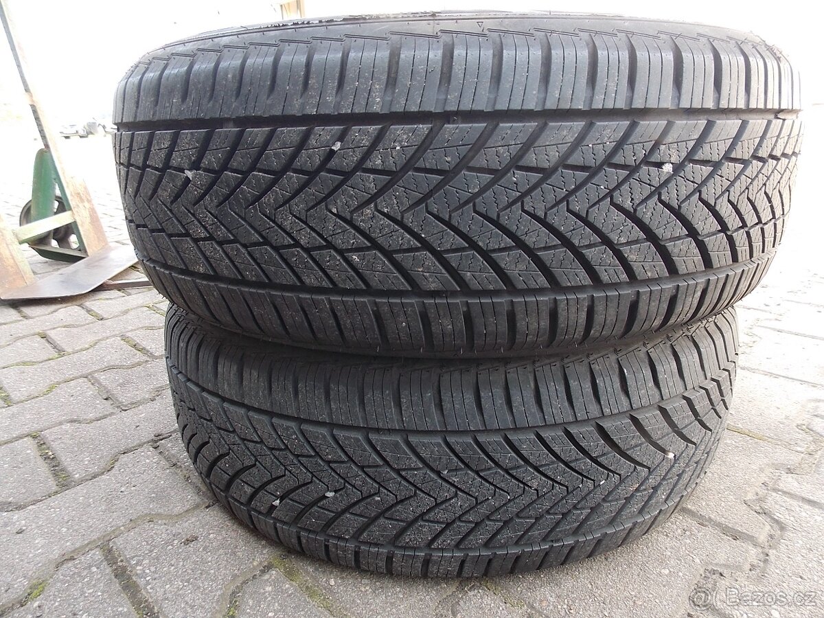 Celoroční pneu 215/60 R16