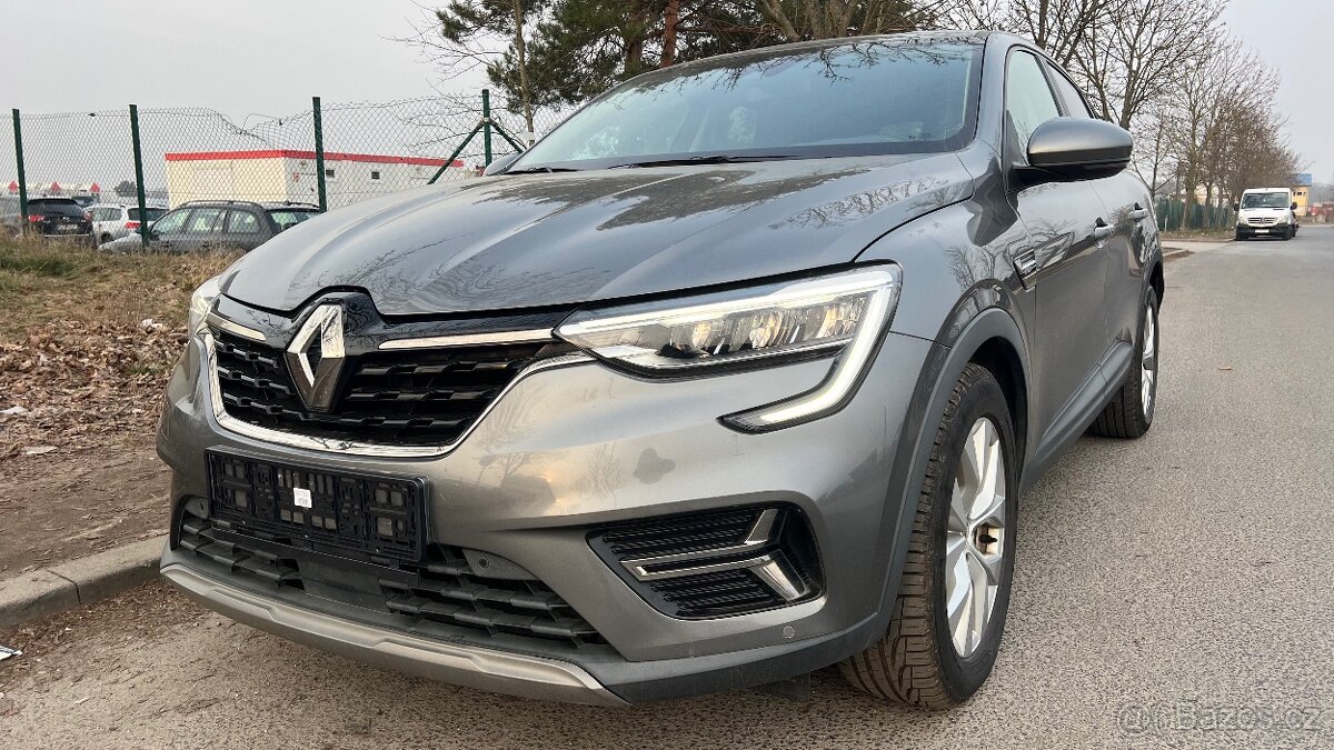 HYBRID R2022 Renault Arkana E-Tech 130t km LED světla LineAs