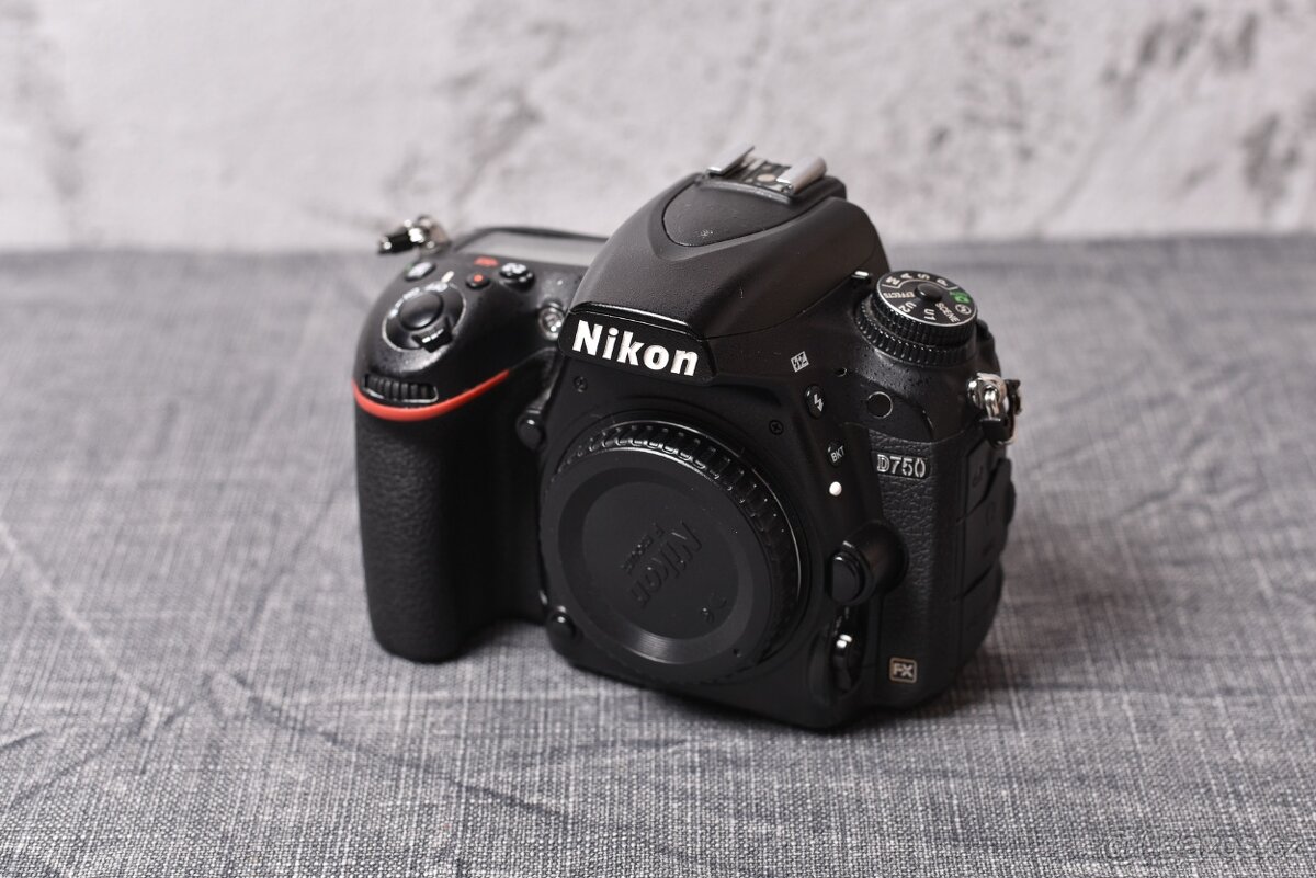 Nikon D750 - super stav