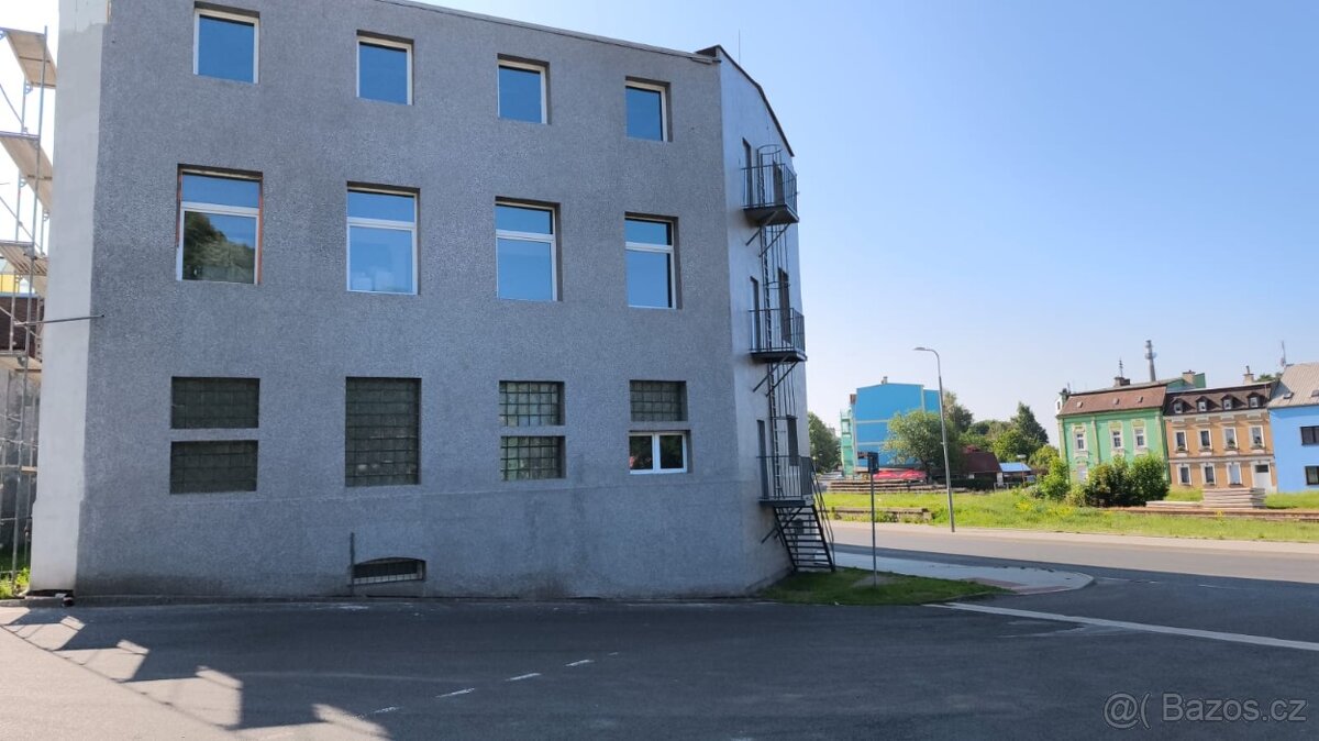 Komerční a skladové a výrobní prostory k pronájmu o celkové