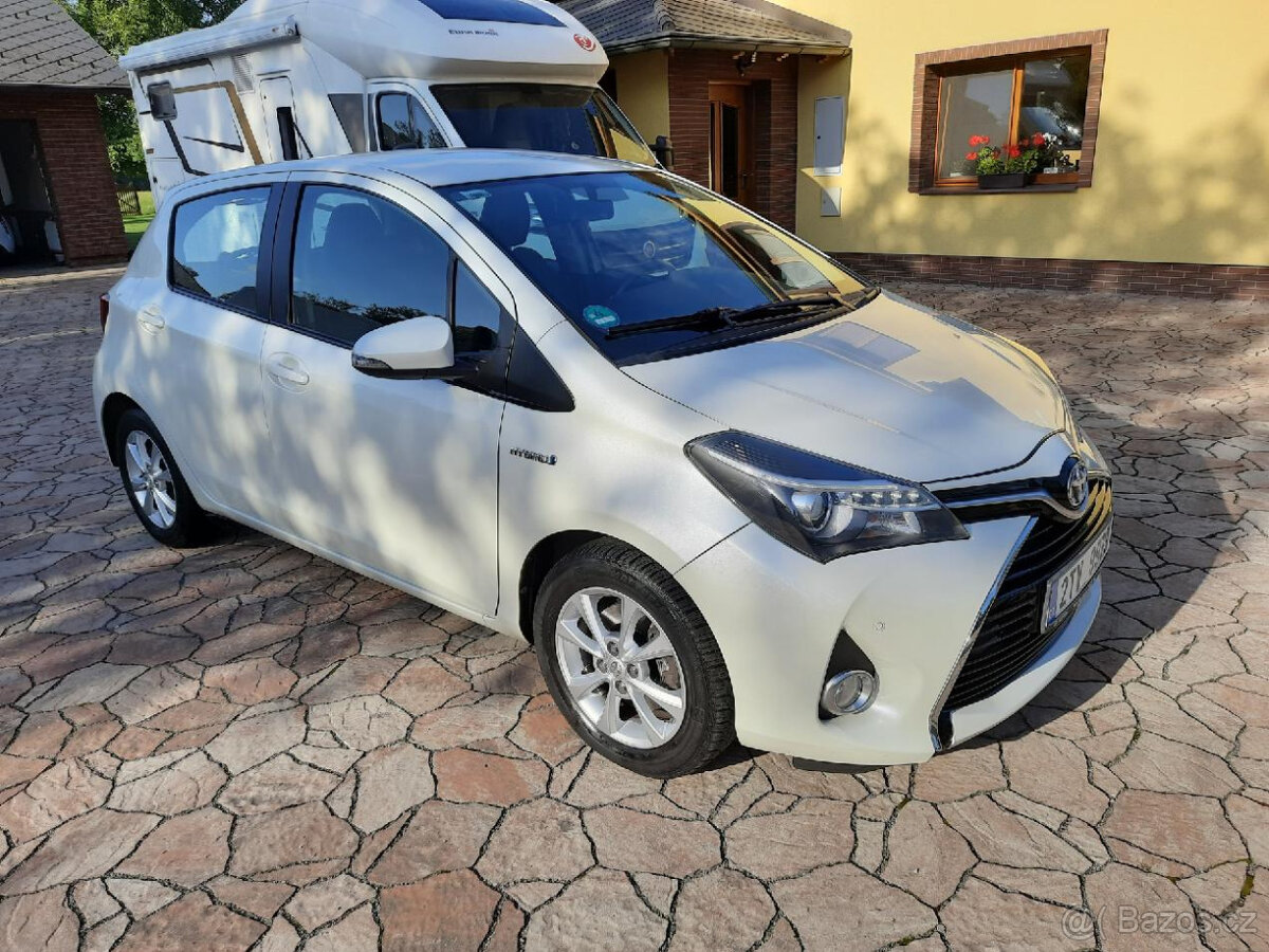 Toyota yaris 1,5 hybrid 9/2014 lift naj 127 tis km