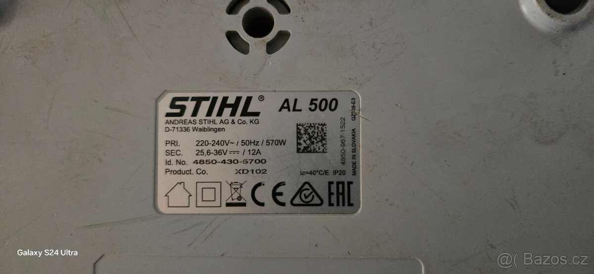 Baterye s rychlo nabíjecí stanici STIHL