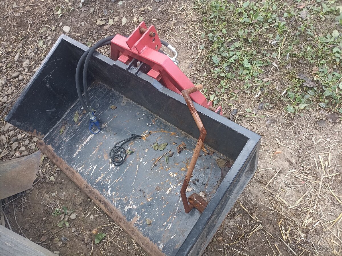 Masivní lopata za malotraktor