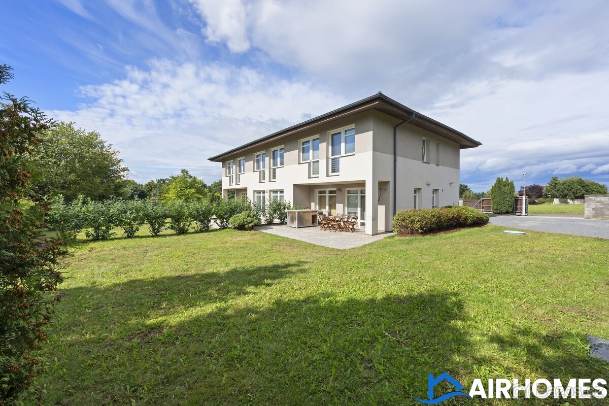 Bydlení  se zahradou na hranici Průhonického parku