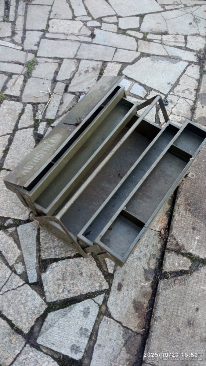 Bedna - basa na nářadí