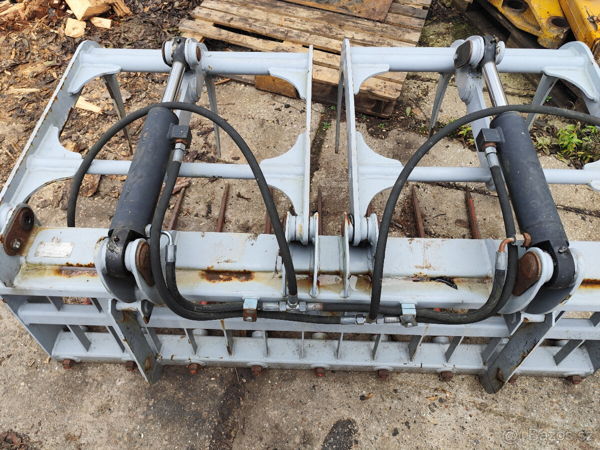 Prodám lopatu UNC 060 na balíky