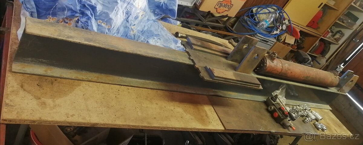 Štípačka na dřevo