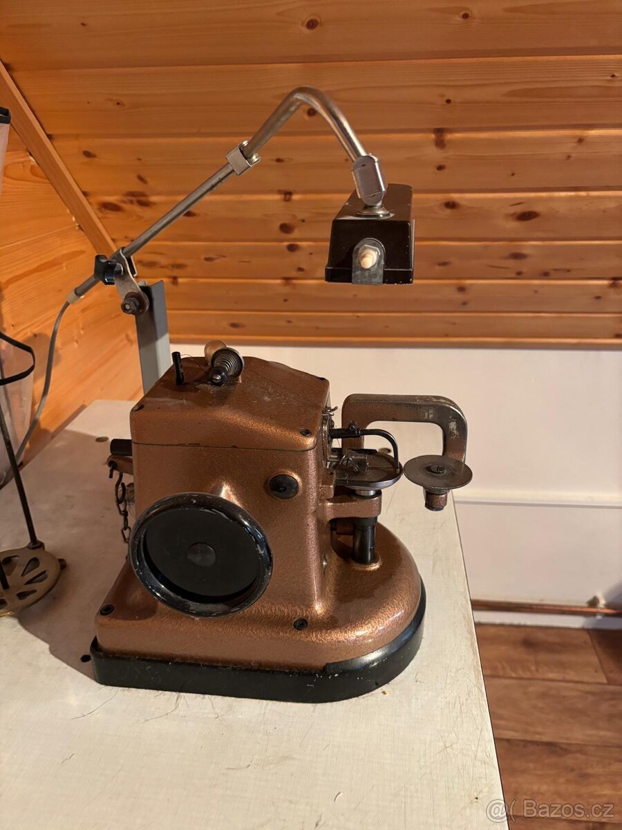 Kožešnický šicí stroj Success