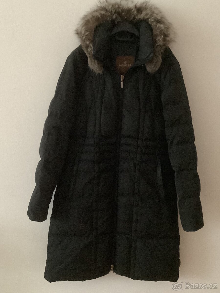 Péřový dámský kabát MONCLER