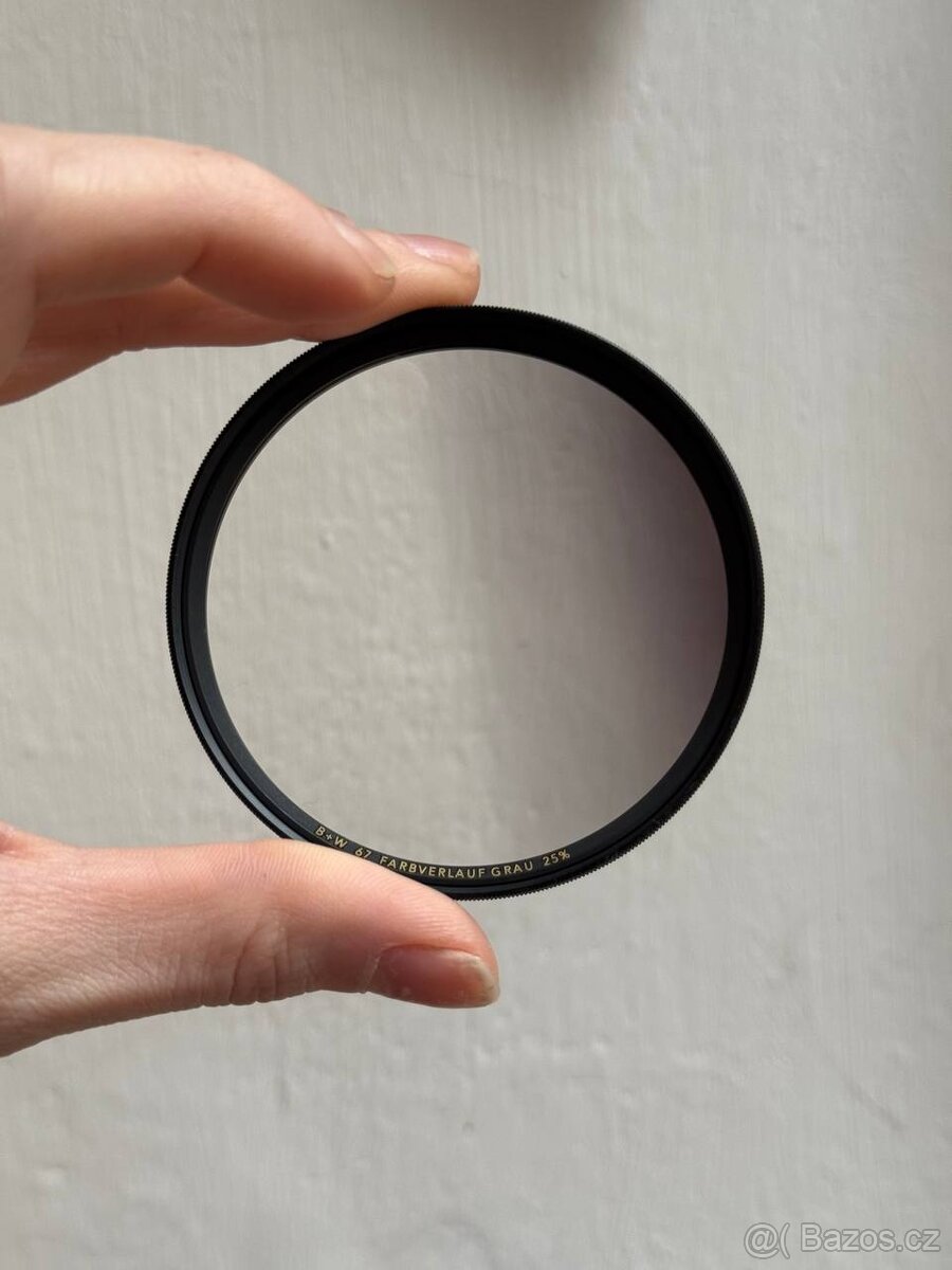 B+W přechodový filtr 702 šedý 25% MRC 67 mm
