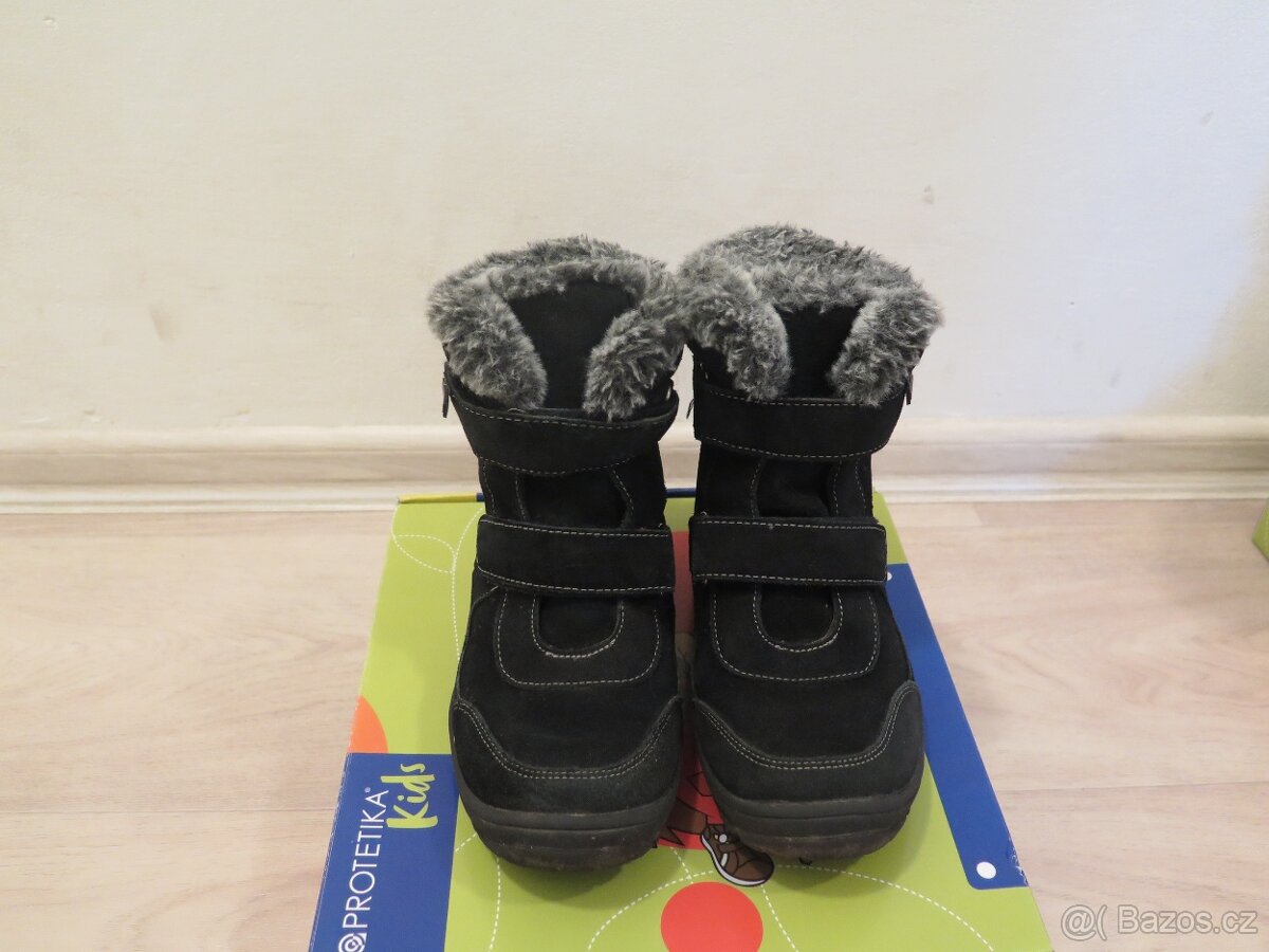 Dívčí kozačky / sněhule velikost 31