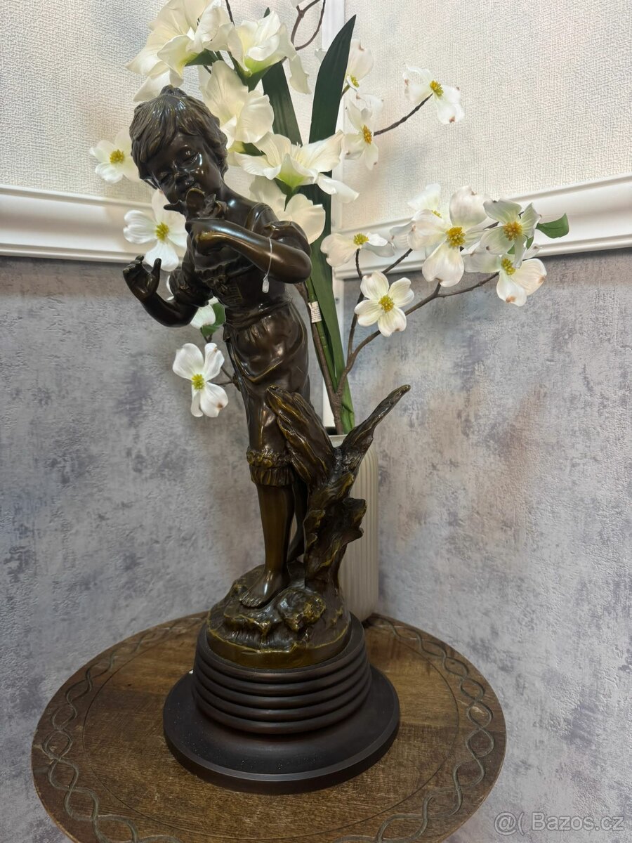 Bronzová figurální soška (140052)