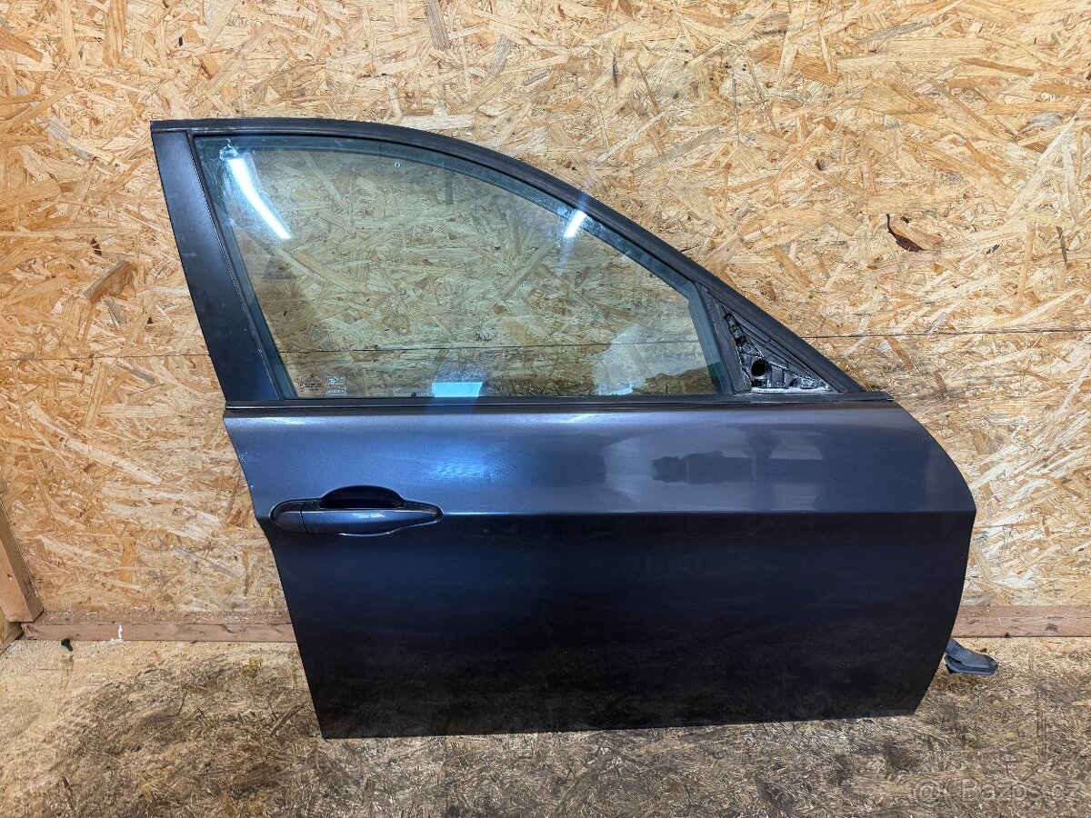 PRAVÉ PŘEDNÍ DVEŘE BMW E91 SPARKLING GRAPHITE