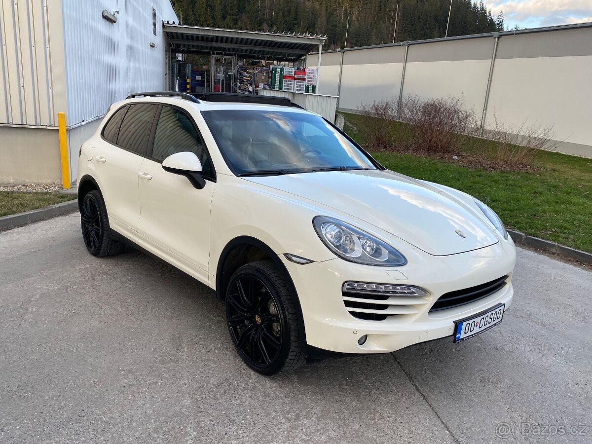 Porsche Cayenne 3.0tdi 176kw BLACK & WHITE