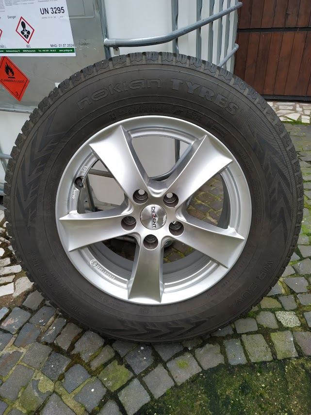 Zimní pneu Nokian Tyres 215/70+disky