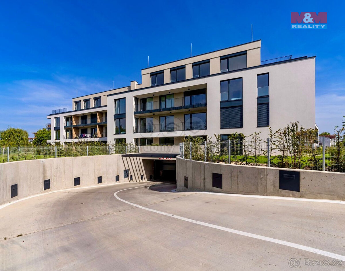 Prodej garážového stání, 12 m², Praha, ul. K učilišti