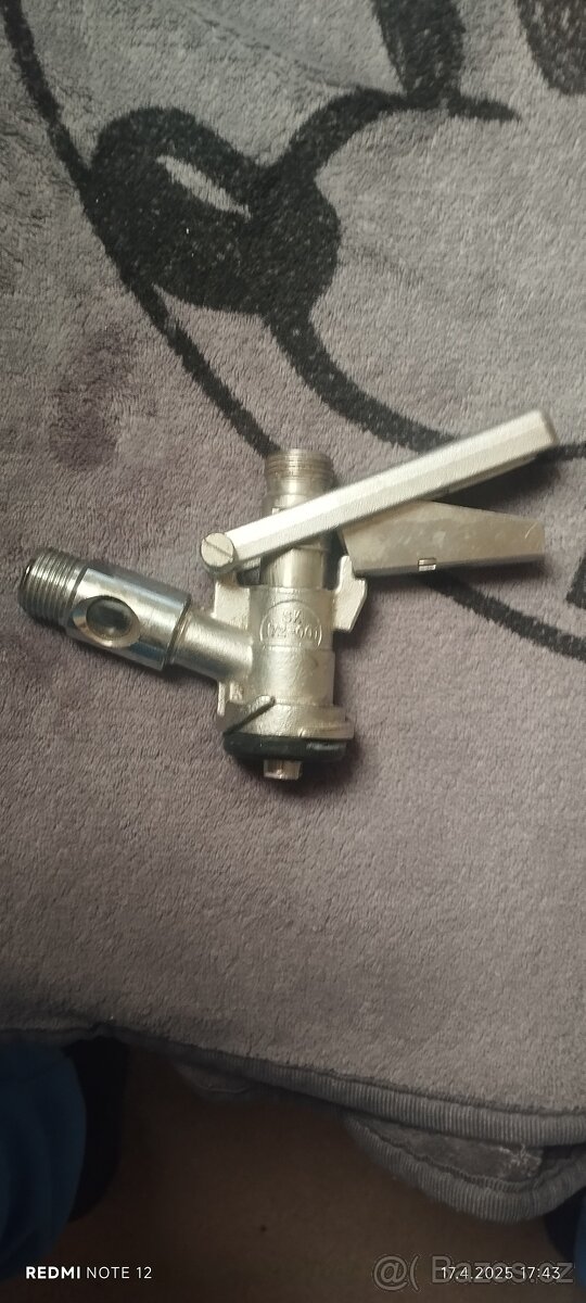 Narážecí hlava na keg sudy ( bajonet)