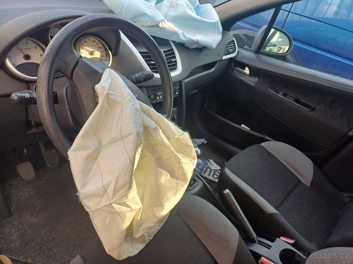 Peugeot 207 1.4 benzin 2009