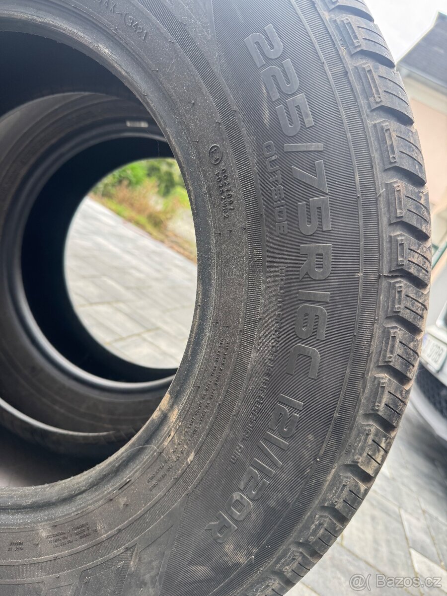 Pneumatiky 2x Nokian 225/75 R16C