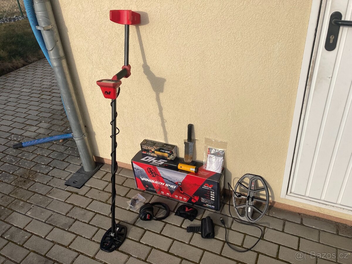 Prodám detektor kovů Minelab - Vanquish 540