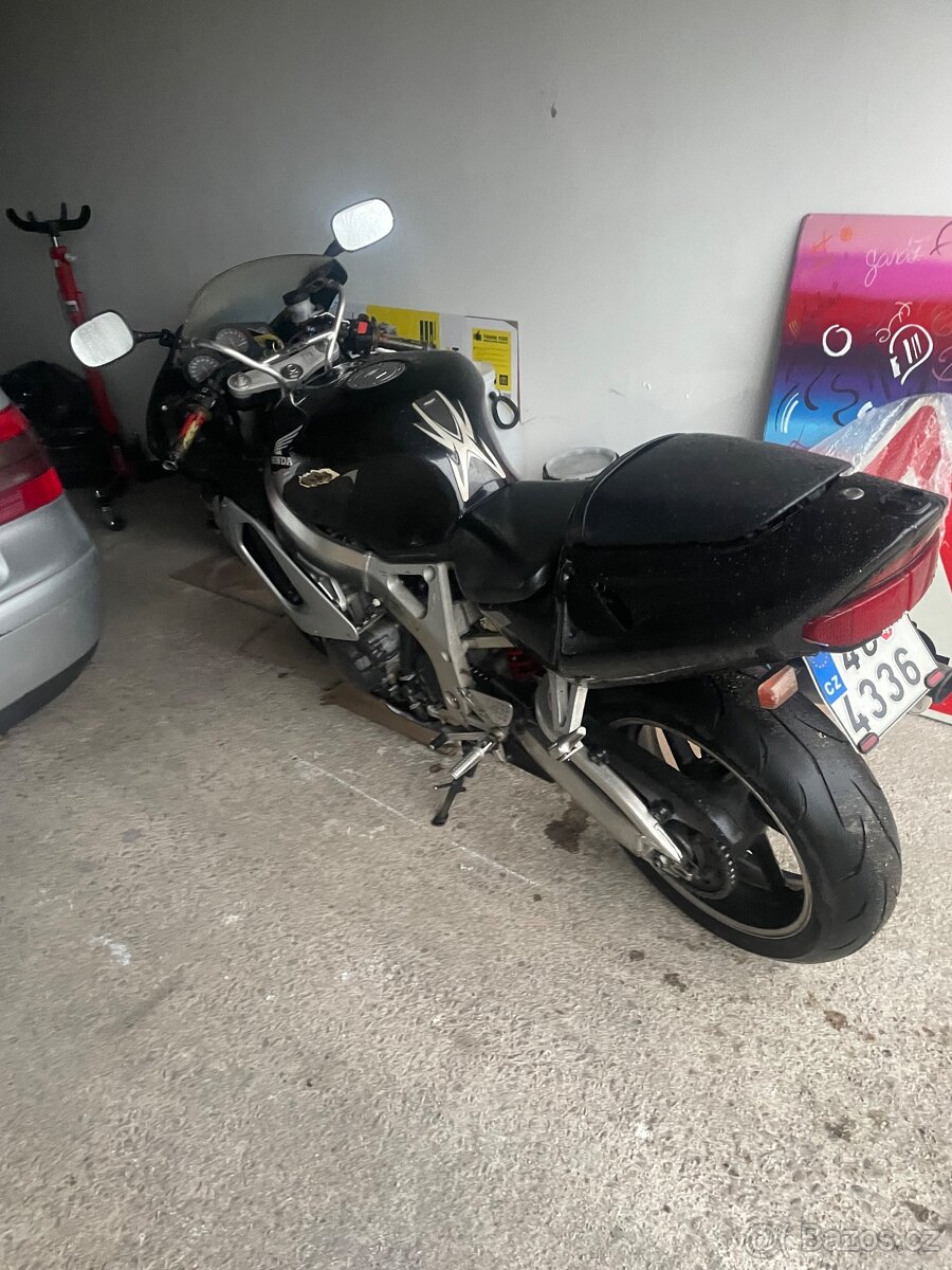 Honda Fireblade 900rr sc33 1999 poslední verze