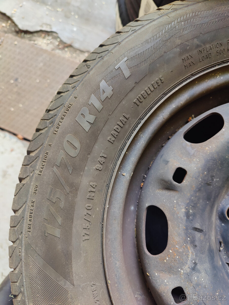 Prodám 4x obutý plech 175/70/14T Škoda, Seat