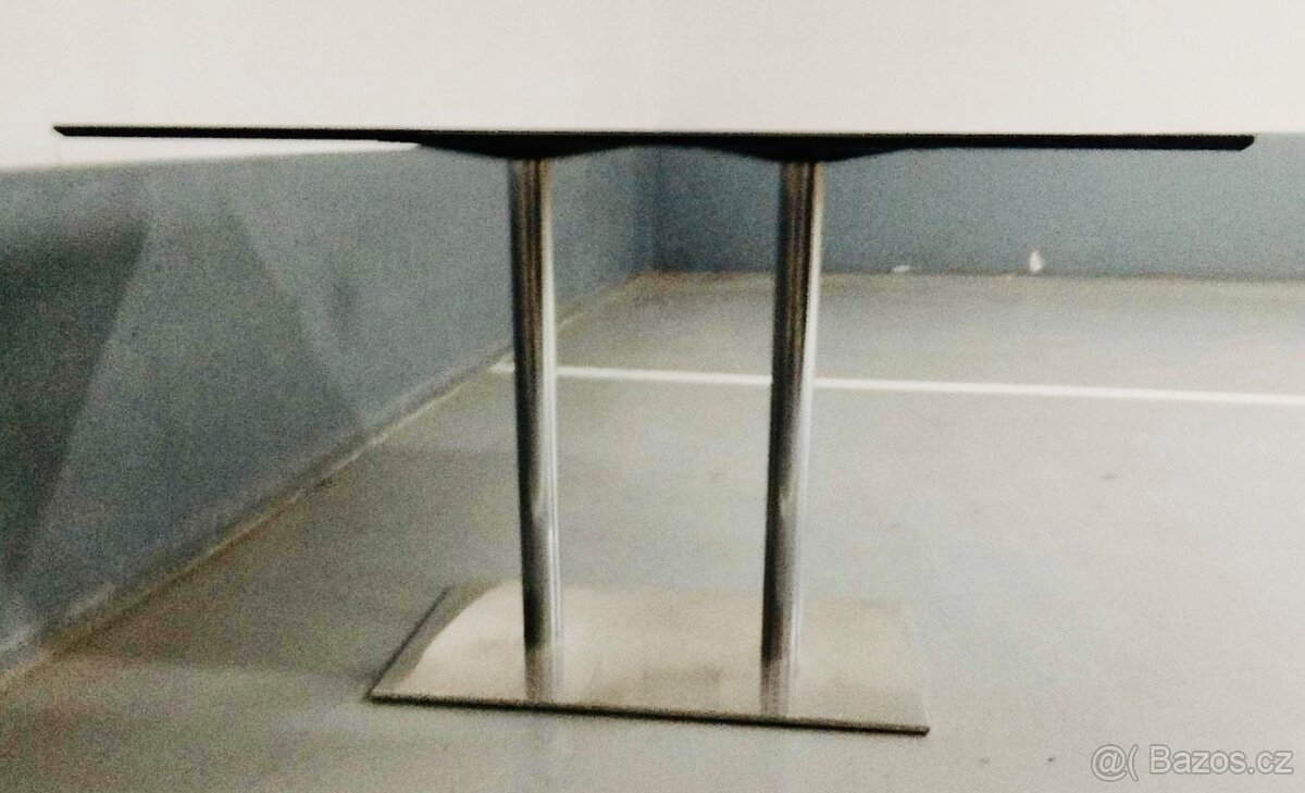 Jídelní bistro stoly 5x